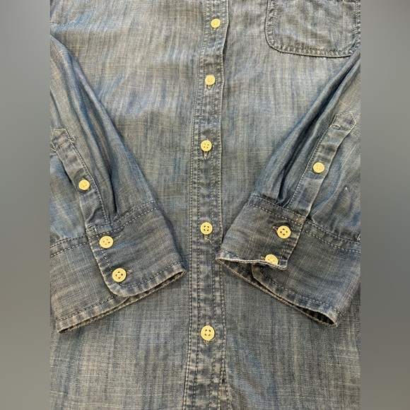 EUC - Talbots Chambray Shirt - size Large, 
Lightweight material - Picture 5 of 7